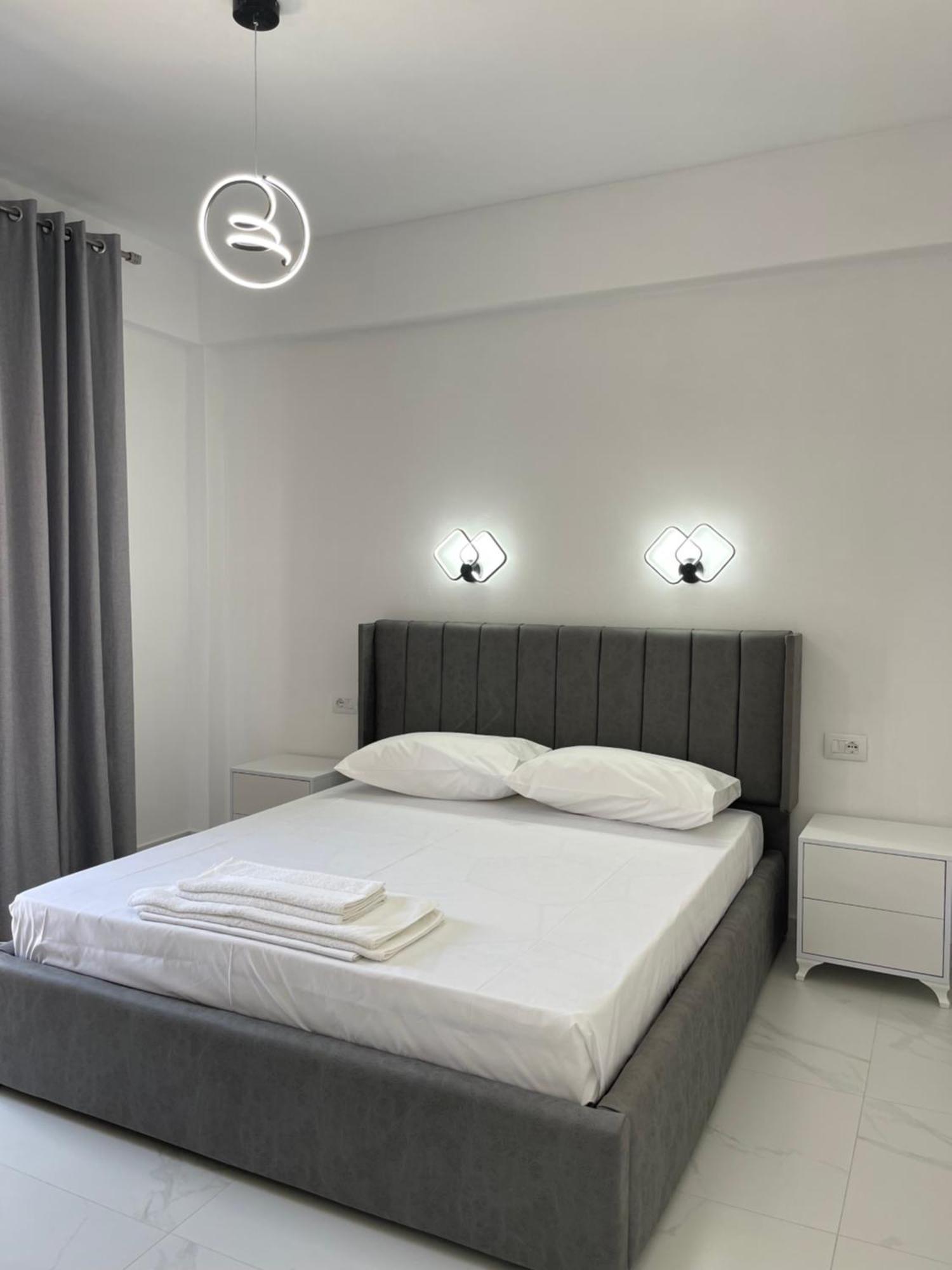 White House Dami Sarandë